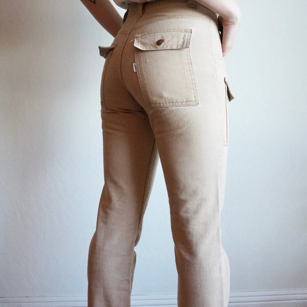 Levi's; Cargo Style; Size 2